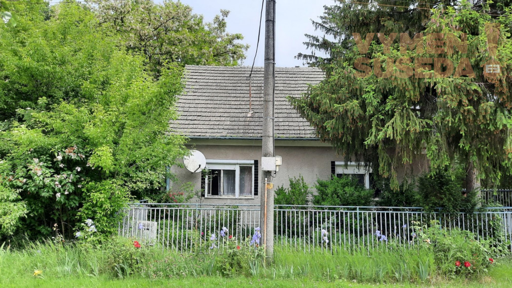 VYMEŇ SUSEDA! - ZNÍŽENÁ CENA!! Na predaj starší RD v Piešťanoch časť - Kocurice