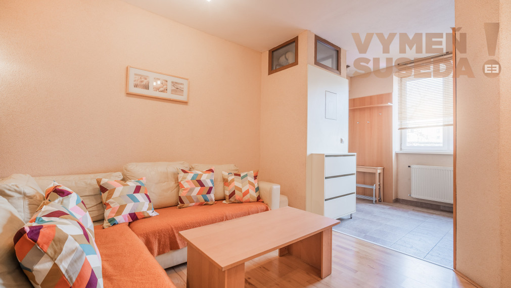 VYMEŇ SUSEDA! - VÝNIMOČNÝ TEHLOVÝ 2 IZB. BYT v úplnom centre Starého mesta, Vazovova ulica.