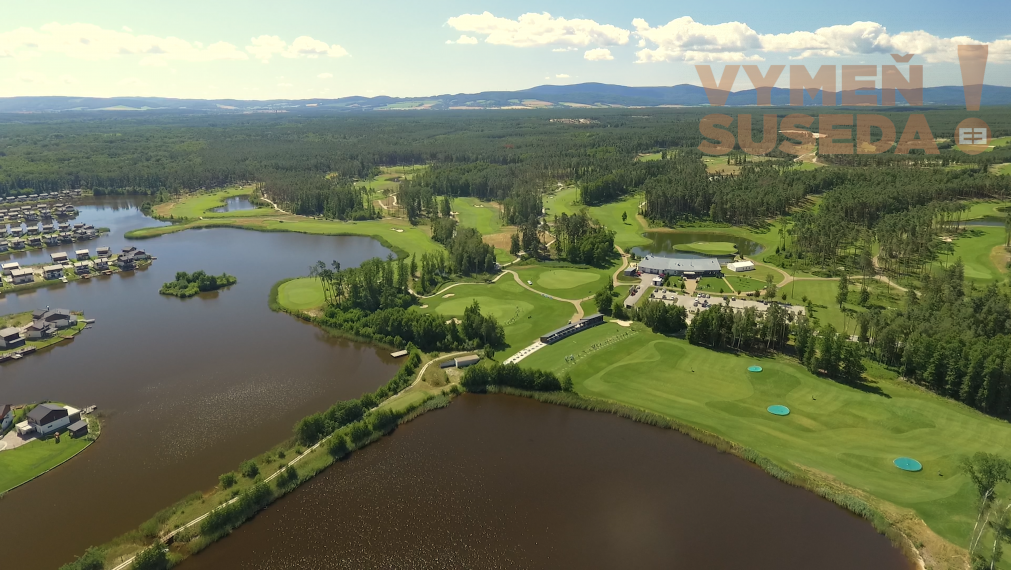 VYMEŇ SUSEDA! – VÝNIMOČNÁ NEHNUTELNOST pri Jazere v GOLF RESORT PENATI