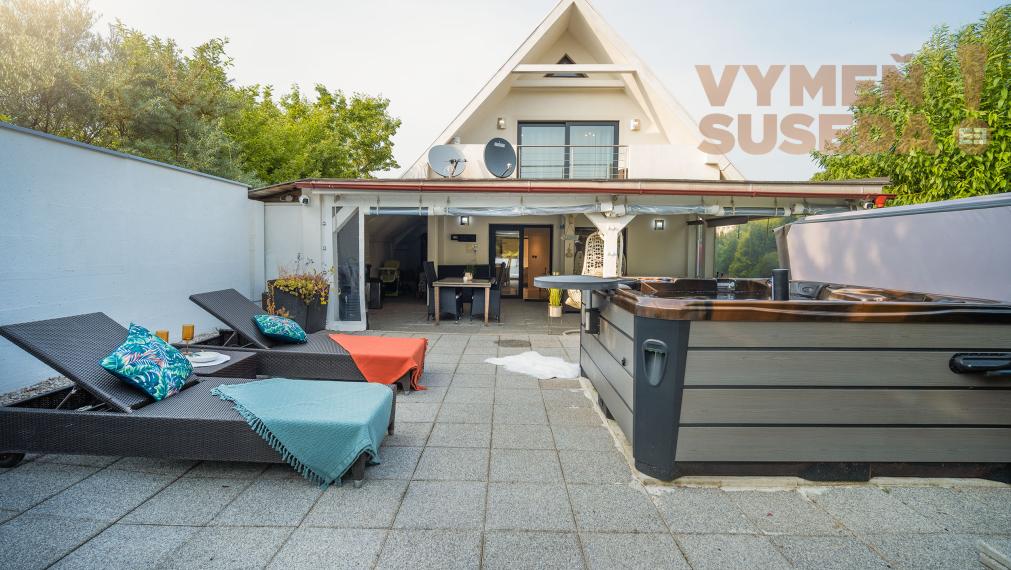 VYMEŇ SUSEDA! – PONÚKAME NA PREDAJ VÝNIMOČNÝ 6 IZB. RODINNÝ DOM, ŠENKVICE