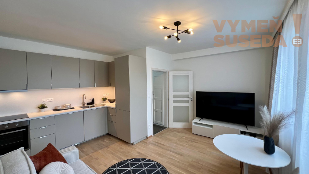 VYMEŇ SUSEDA ! - 2. IZB. BYTU V ÚPLNOM CENTRE BRATISLAVY VETERNÁ ULICA.