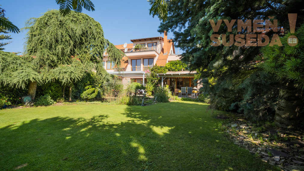 VYMEŇ SUSEDA! – PONÚKAME NA PREDAJ VÝNIMOČNÝ 5 IZBOVÝ RODINNÝ DOM, STUPAVA