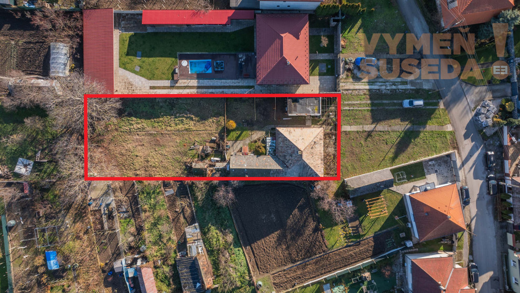 VYMEŇ SUSEDA! - VÝNIMOČNÝ STAVEBNÝ POZEMOK S RODINNÝM DOMOM ŠALGOČKA.