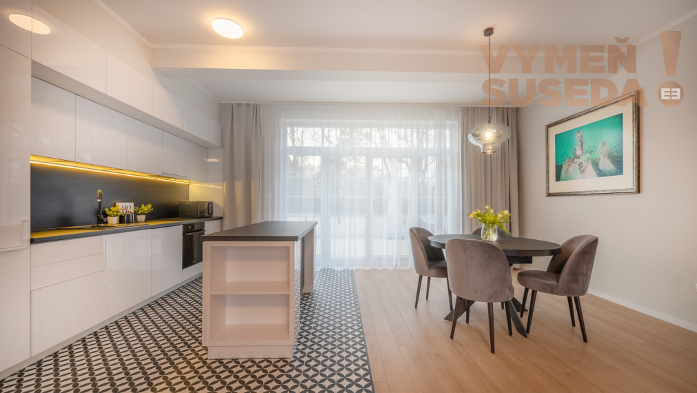 VYMEŇ SUSEDA! – 3 spálňový luxusný apartmán s terasou 163m2 v komplexe OPERA, Turčianske Teplice.