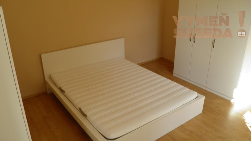 VYMEŇ SUSEDA! - Výnimočný 2-izb. byt v centre Bratislavy  na Obchodnej  ulici