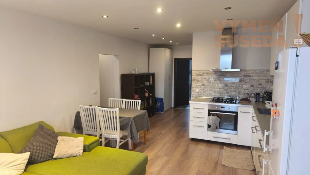 VYMEŇ SUSEDA! – VÝNIMOČNÝ ZARIADENÝ 3 IZB.  BYT S BALKÓNOM, PET FRIENDLY, ROVNIANKOVA UL. BRATISLAVA V, PETRŽALKA