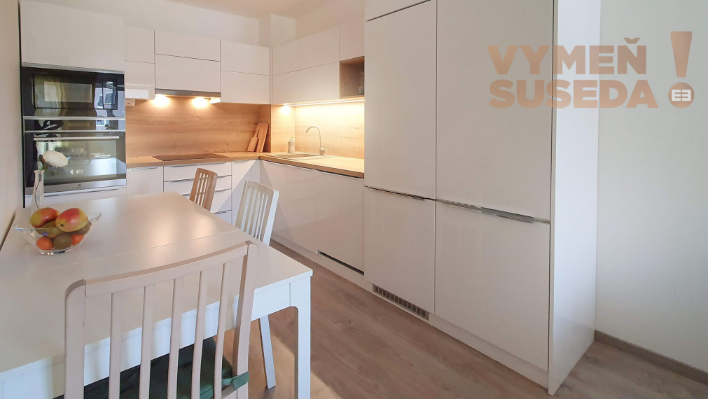 VYMEŇ SUSEDA! - Výnimočný 2 IZB. BYT s balkónom, zariadená NOVOSTAVBA ,veľká pivnica a parking, Devínka pod Lesom