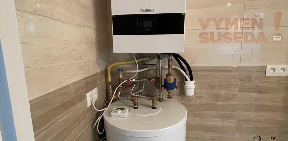 VYMEŇ SUSEDA! -  Ponúkame vám na predaj moderný a zároveň elegantný  4-izbový byt  s vlastnou záhradou ktorý je súčasťou 3-domu v obci Dunajská Lužná