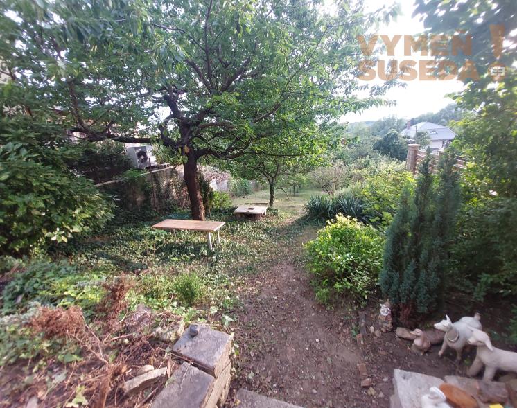 REZERVOVANÉ! - VÝNIMOČNÁ REKREAČNÁ CHATA, POZEMOK 395.00 m2 - ULICA NAD VINOHRADMI., BA IV – DNV.