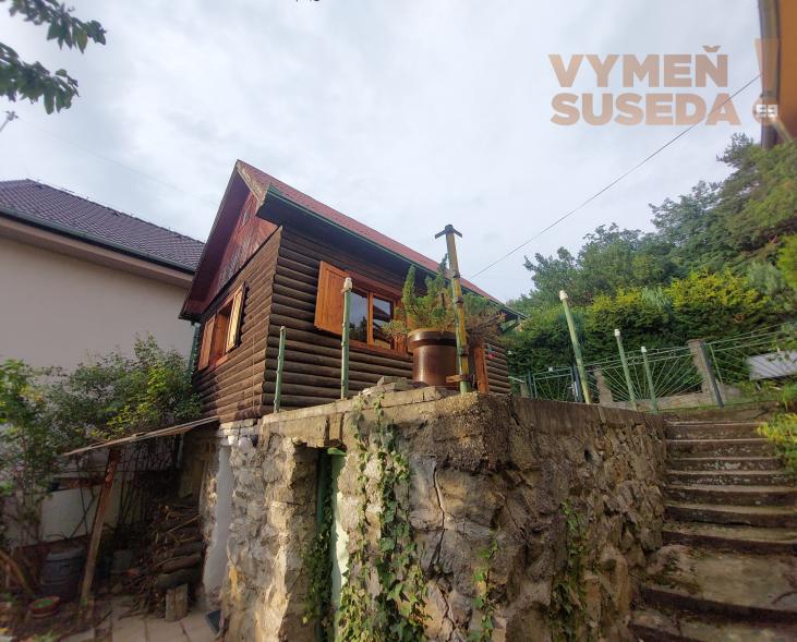 REZERVOVANÉ! - VÝNIMOČNÁ REKREAČNÁ CHATA, POZEMOK 395.00 m2 - ULICA NAD VINOHRADMI., BA IV – DNV.