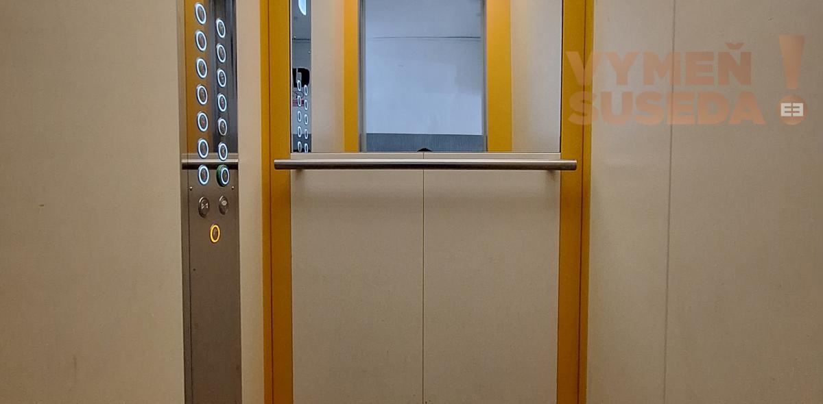 PREDANÉ - VÝNIMOČNÝ 1 IZB. BYT s LOGGIOU, VYHĽADÁVANÁ LOKALITA RUŽINOV, REZEDOVÁ UL., BA II.