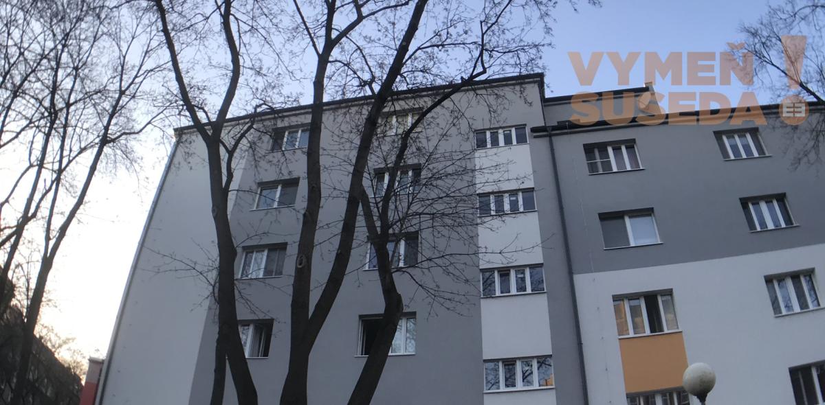 VYMEŇ SUSEDA! - VÝNIMOČNÝ 1 IZB. KOMPLETNE ZREKONŠTRUOVANÝ, ZARIADENÝ BYT, Kalinčiakova ul.