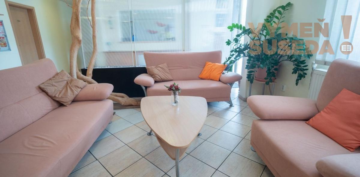 VYMEŇ SUSEDA!  - Komerčná budova na predaj ulica Zátišie v blízkosti Kuchajdy a nákupného centra BA III.