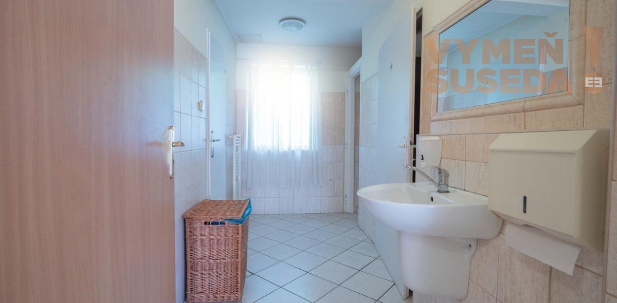 VYMEŇ SUSEDA!  - Komerčná budova na predaj ulica Zátišie v blízkosti Kuchajdy a nákupného centra BA III.