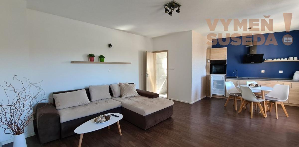 ESTATE INVEST - Na predaj tri apartmánové domy na jednej ulici priamo v centre mesta Medulin, Chorvátsko