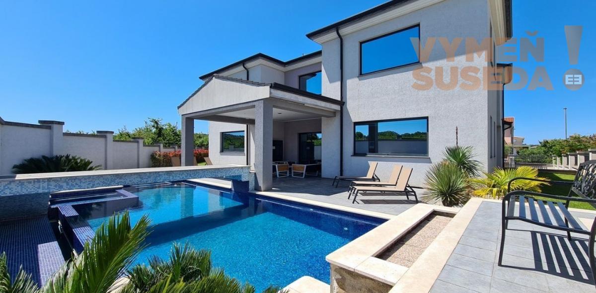ESTATE INVEST - Na predaj rodinná vila s krásnym pozemkom, Chorvátsko - oblasť Medulin