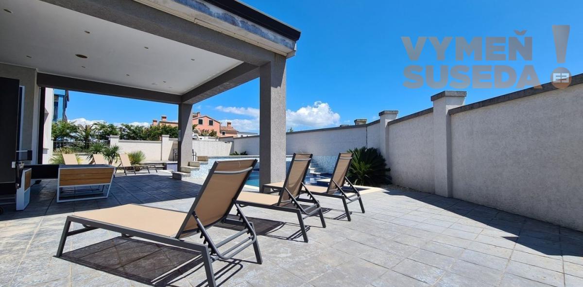 ESTATE INVEST - Na predaj rodinná vila s krásnym pozemkom, Chorvátsko - oblasť Medulin