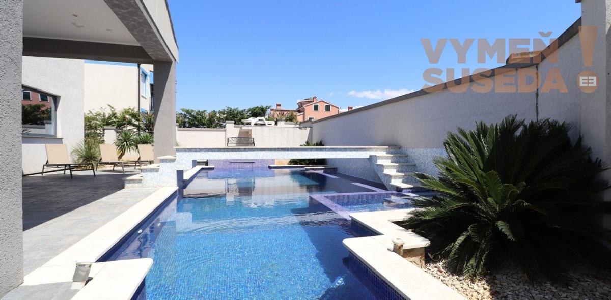 ESTATE INVEST - Na predaj rodinná vila s krásnym pozemkom, Chorvátsko - oblasť Medulin