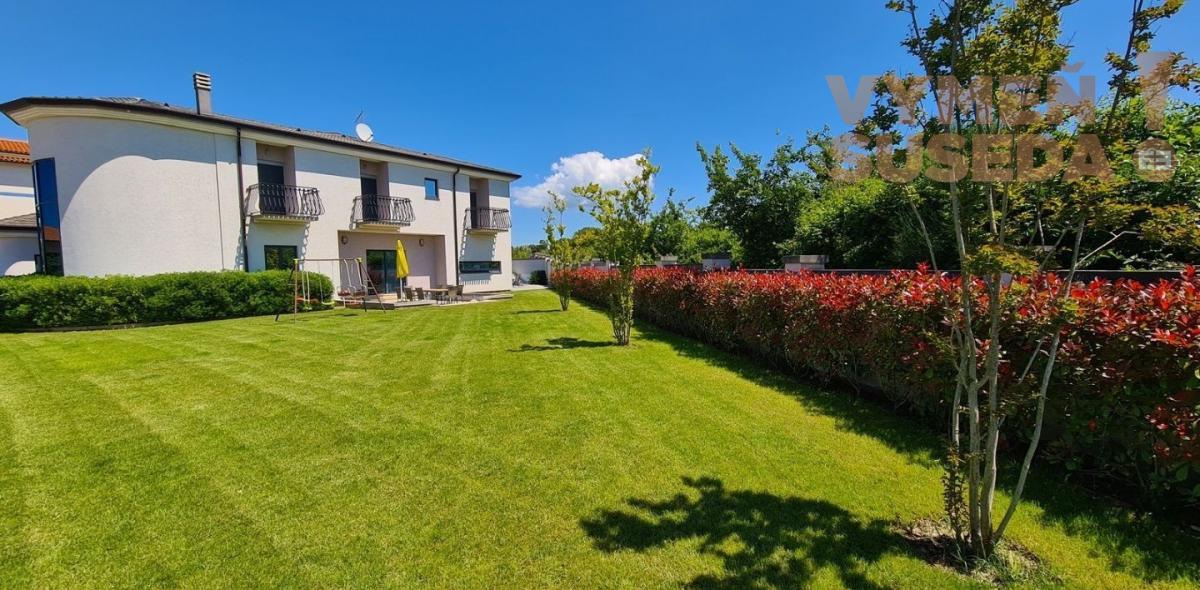 ESTATE INVEST - Na predaj rodinná vila s krásnym pozemkom, Chorvátsko - oblasť Medulin