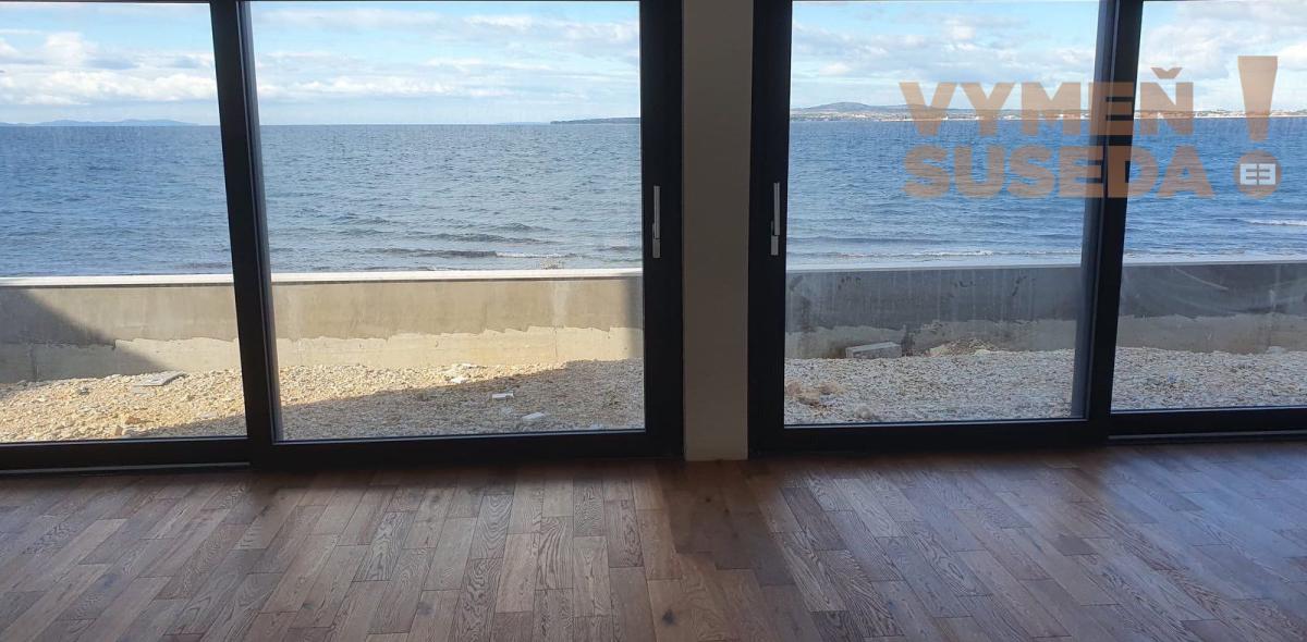ESTATE INVEST - NOVINKA - ÚPLNE NOVÁ VILA PRIAMO PRI MORI