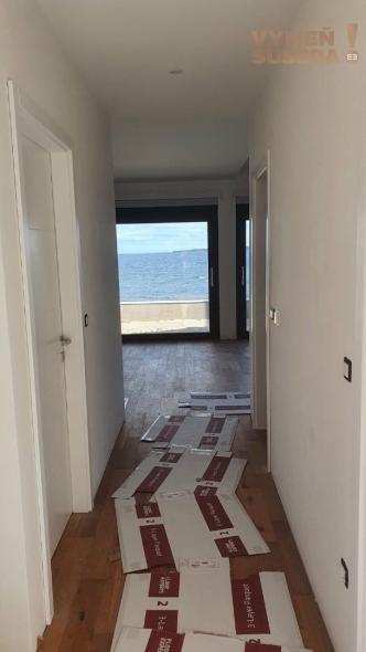 ESTATE INVEST - NOVINKA - ÚPLNE NOVÁ VILA PRIAMO PRI MORI