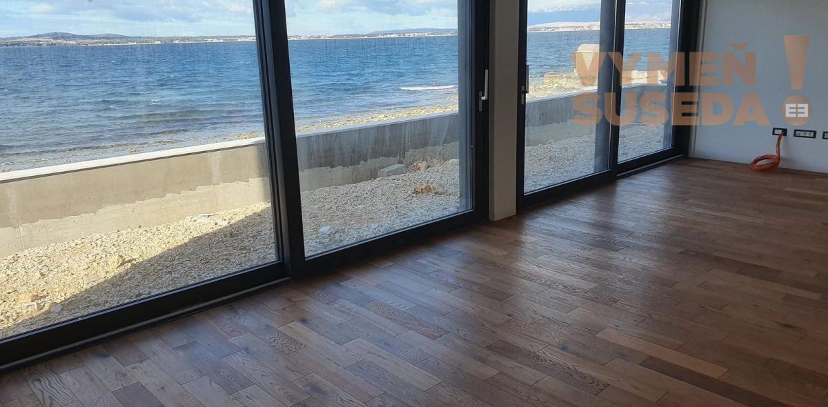 ESTATE INVEST - NOVINKA - ÚPLNE NOVÁ VILA PRIAMO PRI MORI