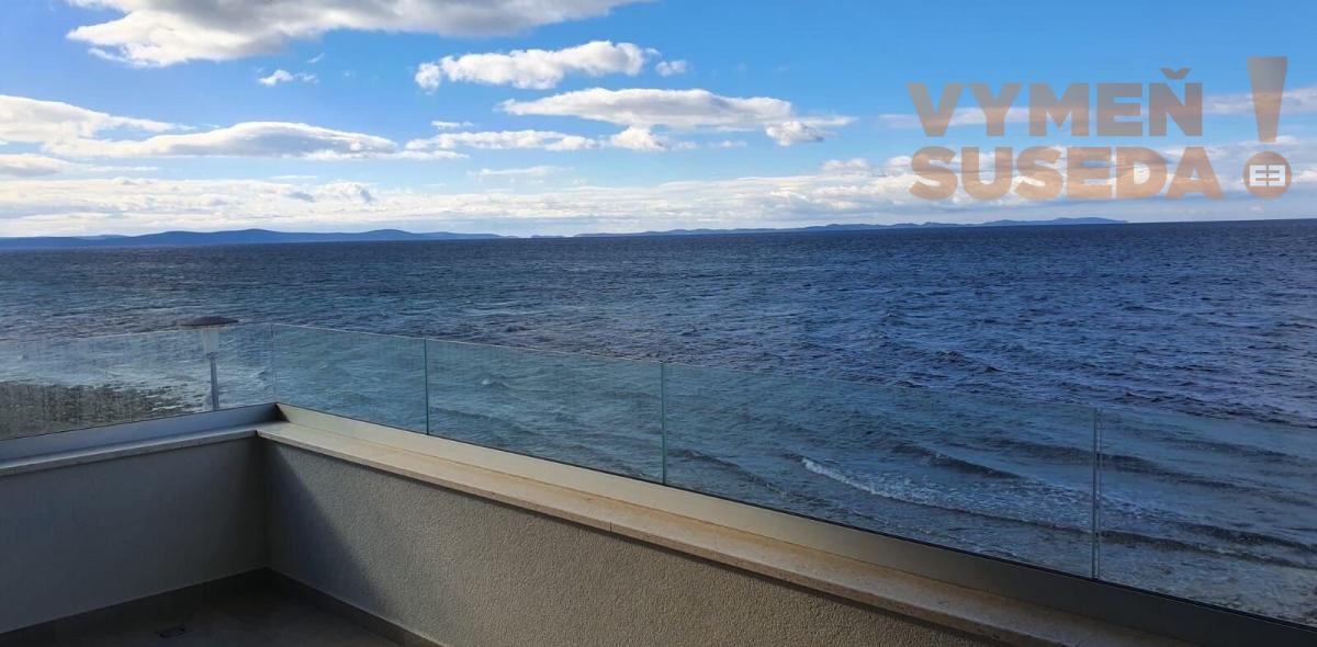 ESTATE INVEST - NOVINKA - ÚPLNE NOVÁ VILA PRIAMO PRI MORI