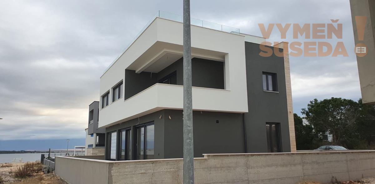 ESTATE INVEST - NOVINKA - ÚPLNE NOVÁ VILA PRIAMO PRI MORI