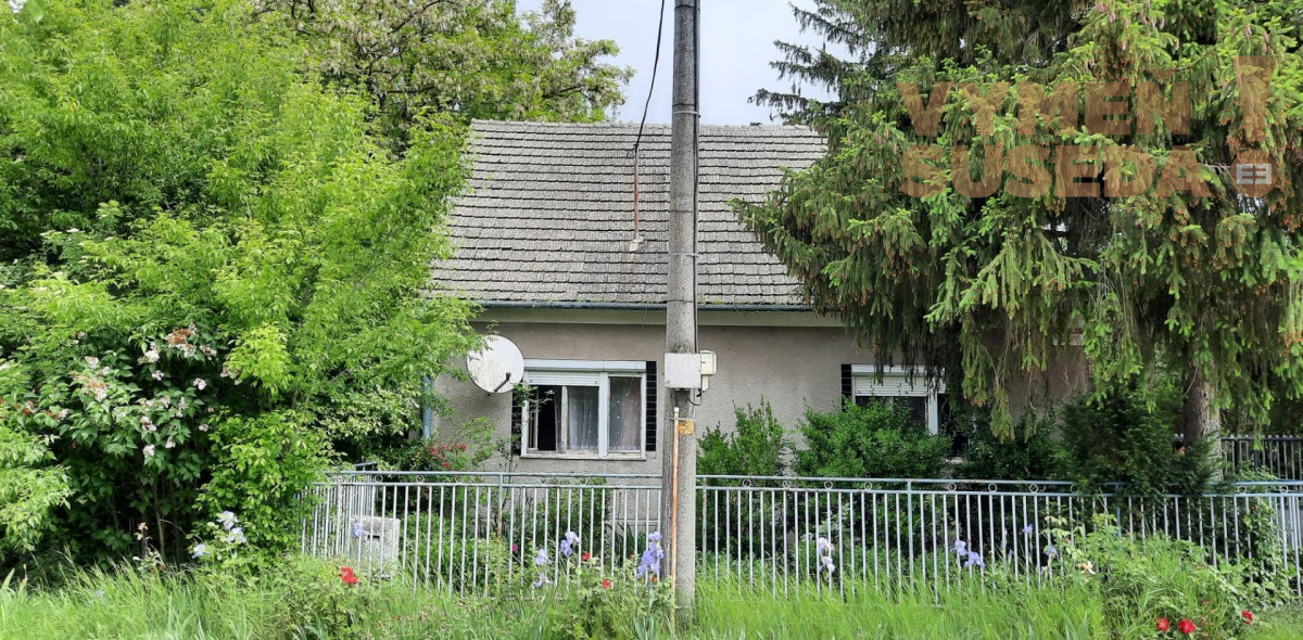VYMEŇ SUSEDA! - ZNÍŽENÁ CENA!! Na predaj starší RD v Piešťanoch časť - Kocurice