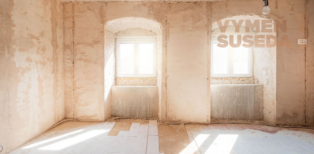 PREDANÉ!  – NA PREDAJ výmerou veľkorysá nehnuteľnosť v historickom centre obce Svätý Jur.