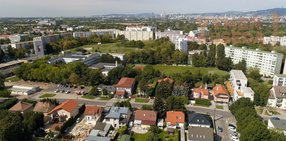 VYMEŇ SUSEDA! - VÝNIMOČNÝ 4 IZB. RODINNÝ DOM s pozemkom 662 m2, BA II.