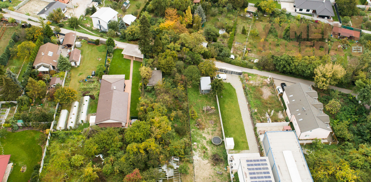 PREDANÉ – Na predaj veľký stavebný pozemok o výmere 900m2 v Ružinove