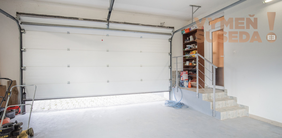 PREDANÉ - VÝNIMOČNÝ 5 IZB. RODINNÝ DOM V TICHEJ LOKALITE, STUPAVA