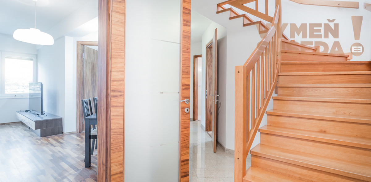 PREDANÉ - VÝNIMOČNÝ 5 IZB. RODINNÝ DOM V TICHEJ LOKALITE, STUPAVA