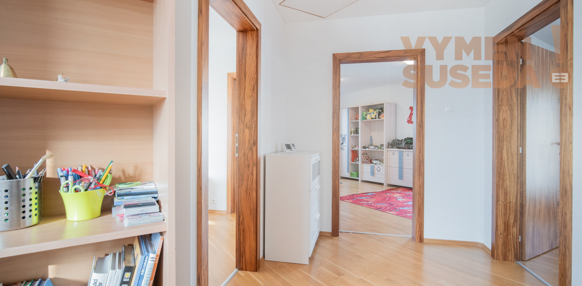 PREDANÉ - VÝNIMOČNÝ 5 IZB. RODINNÝ DOM V TICHEJ LOKALITE, STUPAVA