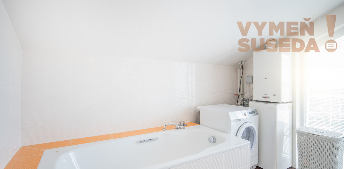 PREDANÉ - VÝNIMOČNÝ 5 IZB. RODINNÝ DOM V TICHEJ LOKALITE, STUPAVA