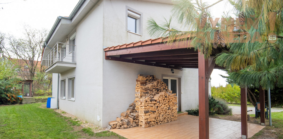 PREDANÉ - VÝNIMOČNÝ 5 IZB. RODINNÝ DOM V TICHEJ LOKALITE, STUPAVA