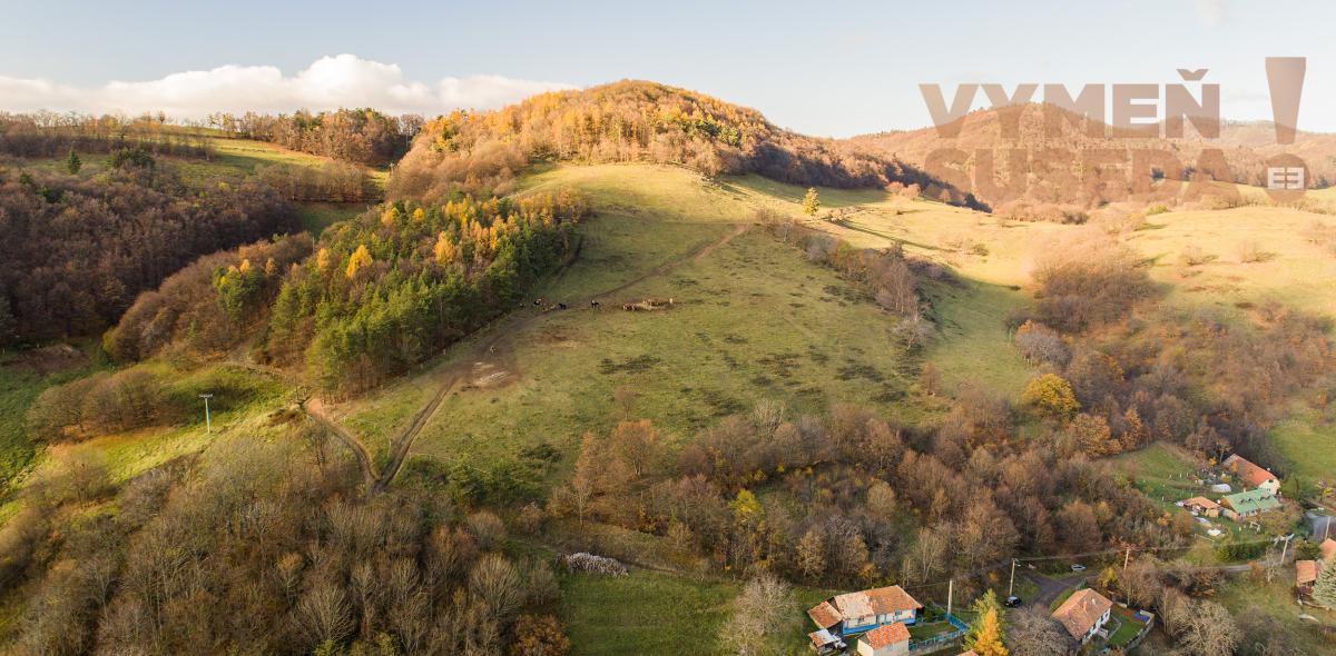 VYMEŇ SUSEDA! – Veľký stavebný pozemok s úžasným výhľadom o výmere 3045 m2 pri meste Banská Štiavnica
