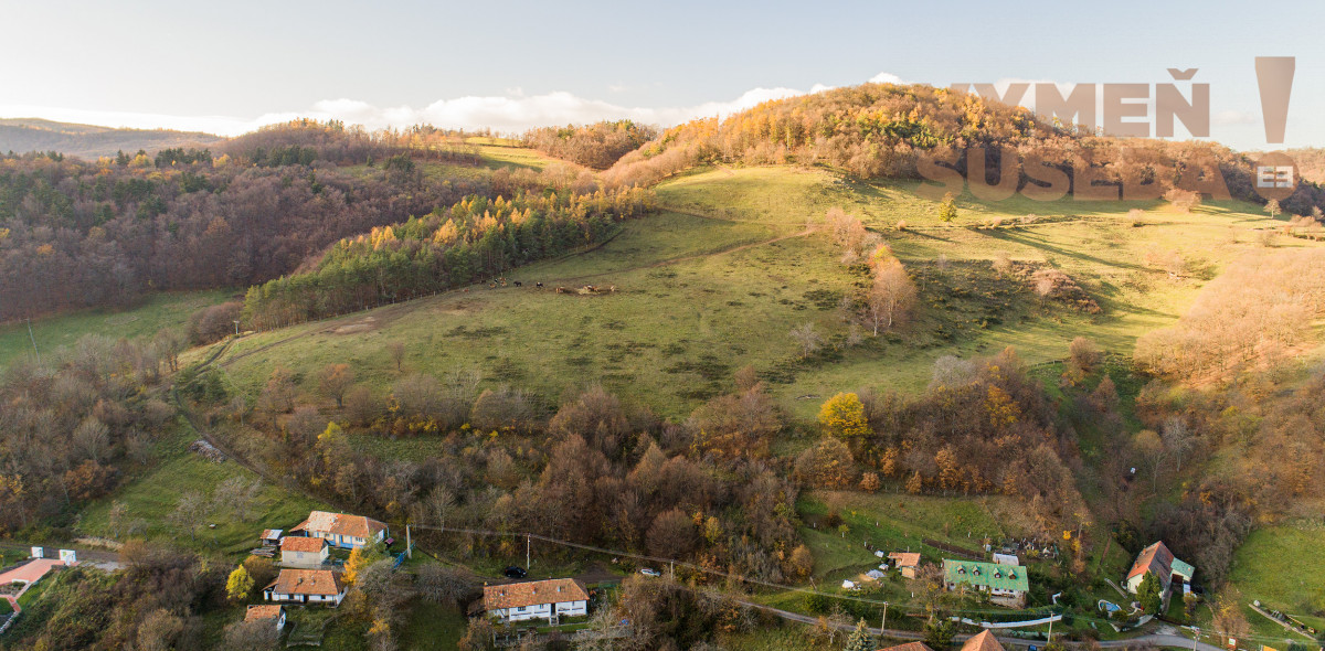 VYMEŇ SUSEDA! – Veľký stavebný pozemok s úžasným výhľadom o výmere 3045 m2 pri meste Banská Štiavnica