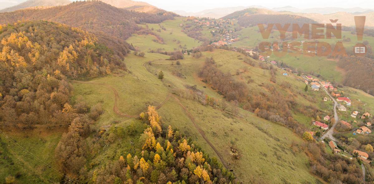 VYMEŇ SUSEDA! – Veľký stavebný pozemok s úžasným výhľadom o výmere 3045 m2 pri meste Banská Štiavnica