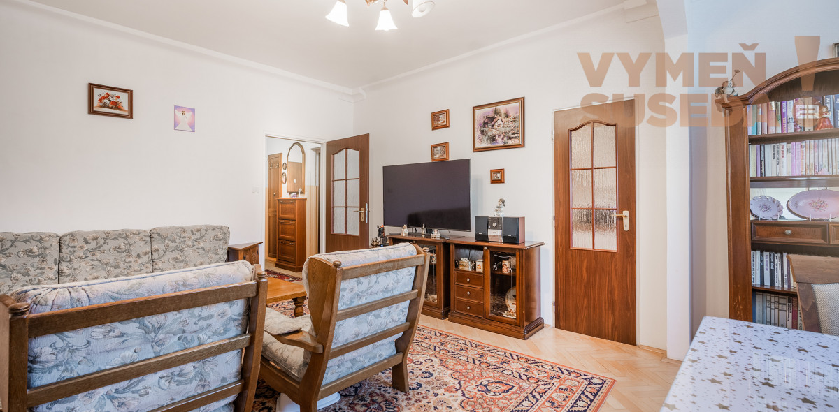 PREDANÉ - VÝNIMOČNÝ 4 IZB. BYT S DVOMI LOGGIAMI, VYHĽADÁVANÁ LOKALITA, BA III, ČSL.Parašutistov.