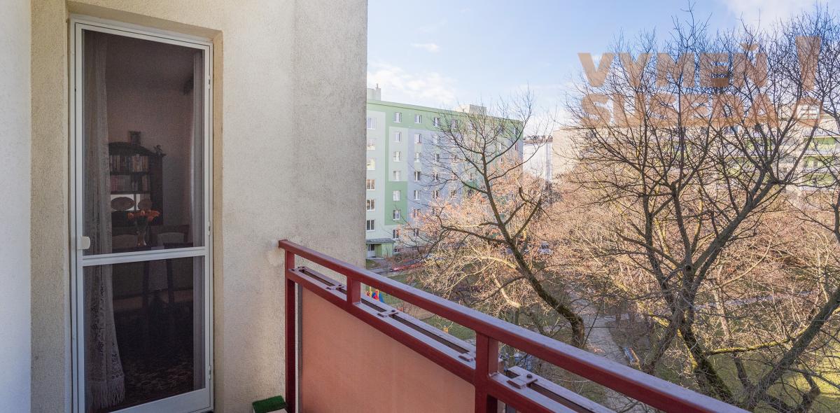 PREDANÉ - VÝNIMOČNÝ 4 IZB. BYT S DVOMI LOGGIAMI, VYHĽADÁVANÁ LOKALITA, BA III, ČSL.Parašutistov.