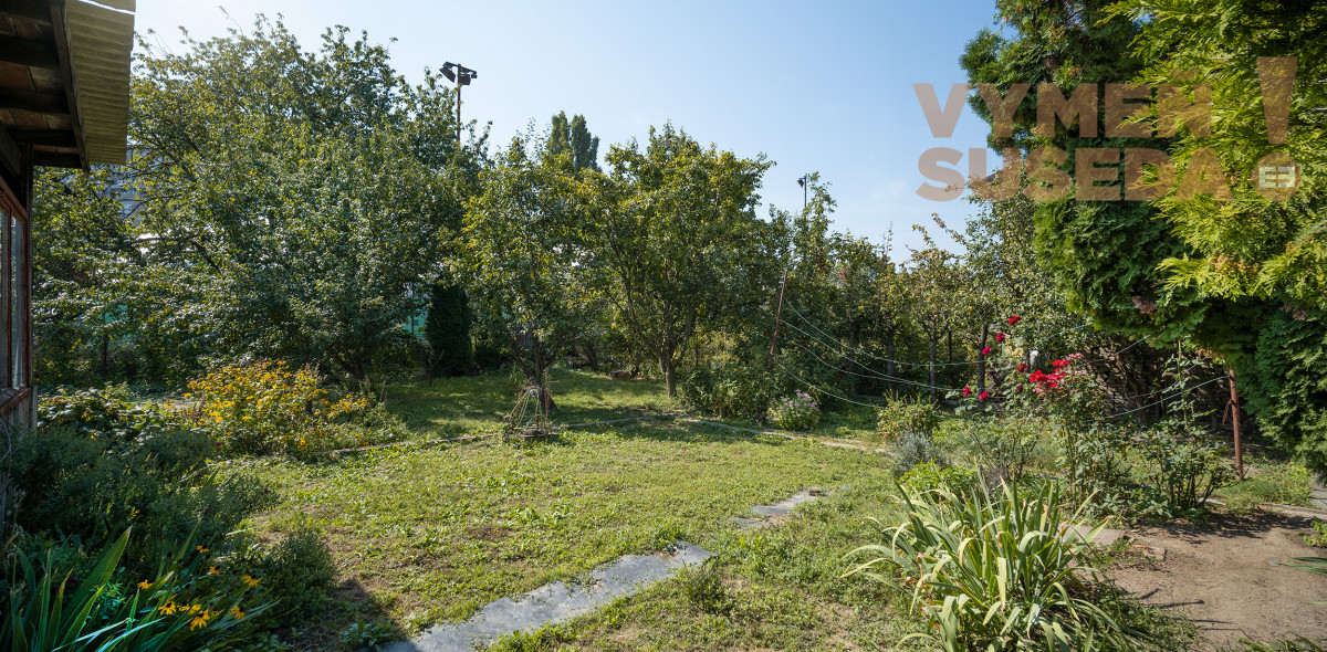 PREDANÉ - VÝNIMOČNÝ 4 IZB. RODINNÝ DOM s pozemkom 662 m2, BA II.