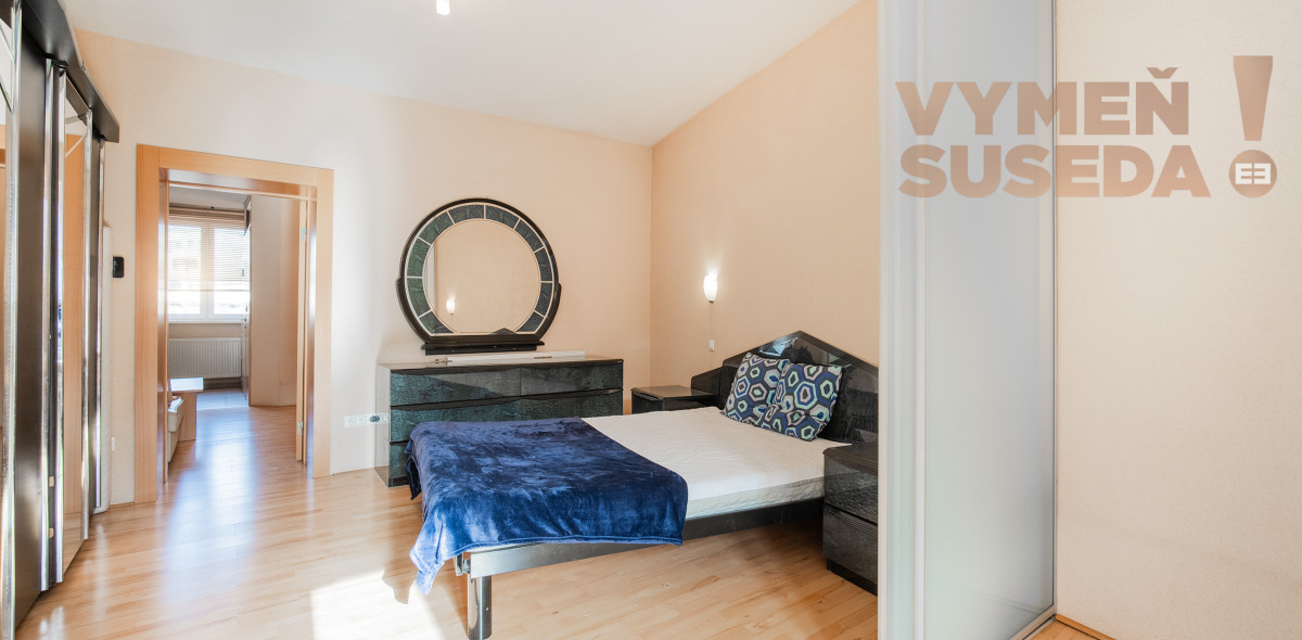 VYMEŇ SUSEDA! - VÝNIMOČNÝ TEHLOVÝ 2 IZB. BYT v úplnom centre Starého mesta, Vazovova ulica.