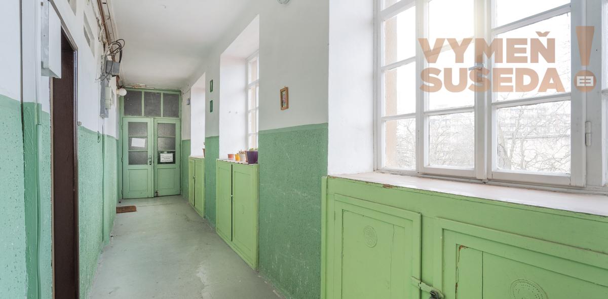 VYMEŇ SUSEDA! - VÝNIMOČNÝ TEHLOVÝ 2 IZB. BYT v úplnom centre Starého mesta, Vazovova ulica.