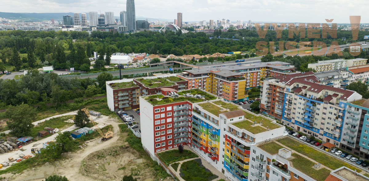 PRENAJATÉ - Výnimočný 4 izb. byt s terasou s krbom a parkovaním, s úžasným výhľadom na Bratislavu, Lužná ul., BA V.