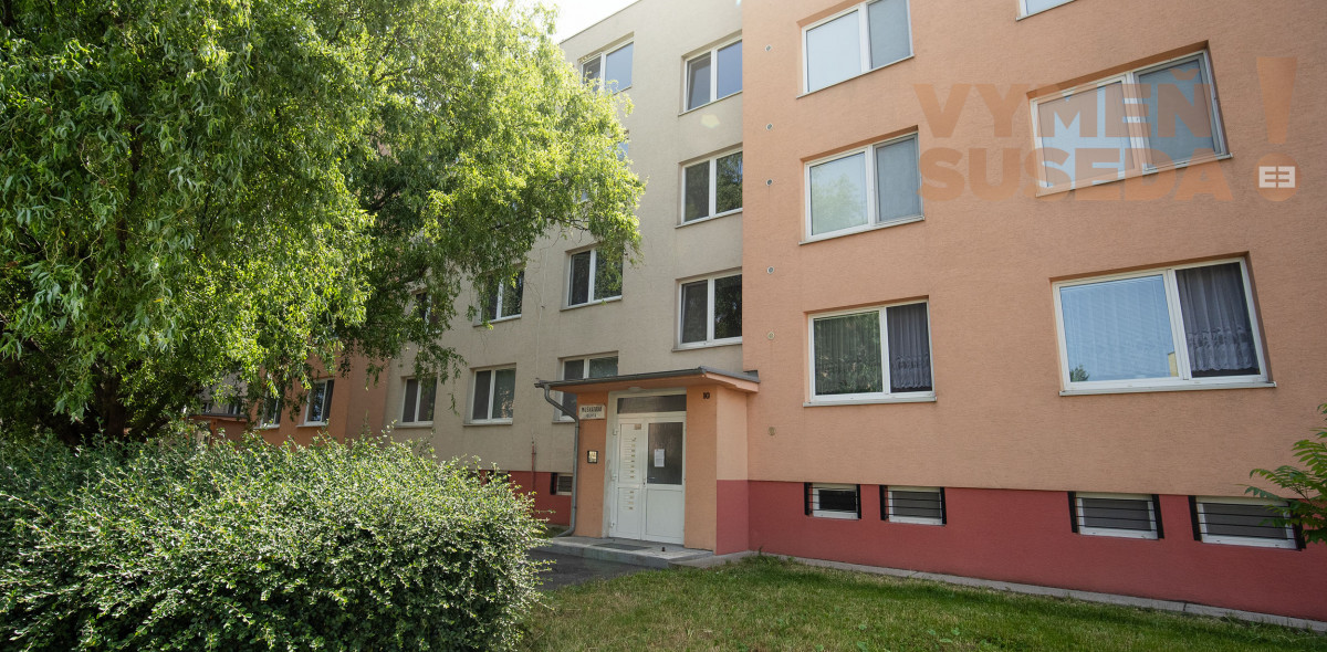 PREDANÉ – 2 izb. byt v pokojnej lokalite plnej zelene s balkónom Pezinok, Muškátova ul. 50m2