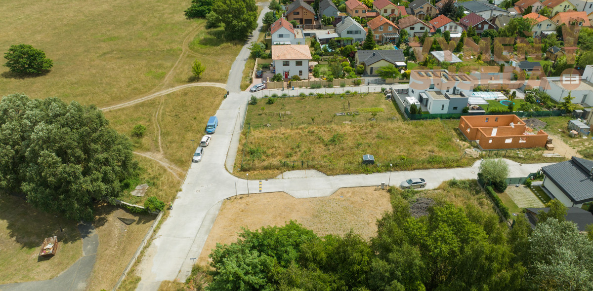 PREDANÉ – Výnimočný stavebný pozemok na upätí Malých Karpát, Stupava