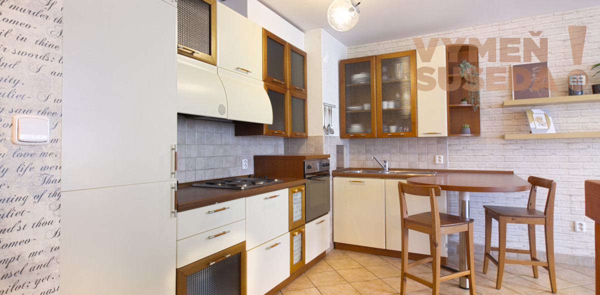 PRENAJATÉ –  2. IZB. BYTU NA HRADNOM KOPCI ZÁMOCKÁ ULICA, BA I. STARÉ MESTO.