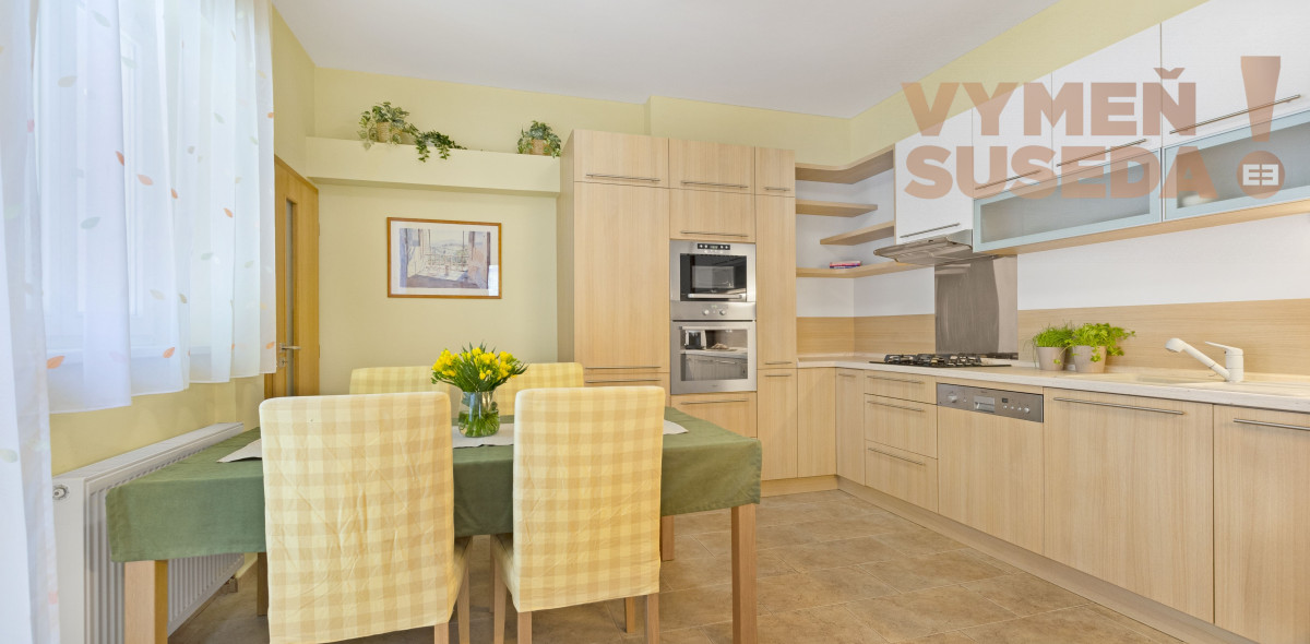 PREDANÉ – Unikátny veľkometrážny 2 izb. byt 84m2 s balkónom a loggiou, Staré Mesto Koreničova ulica - PALISÁDY